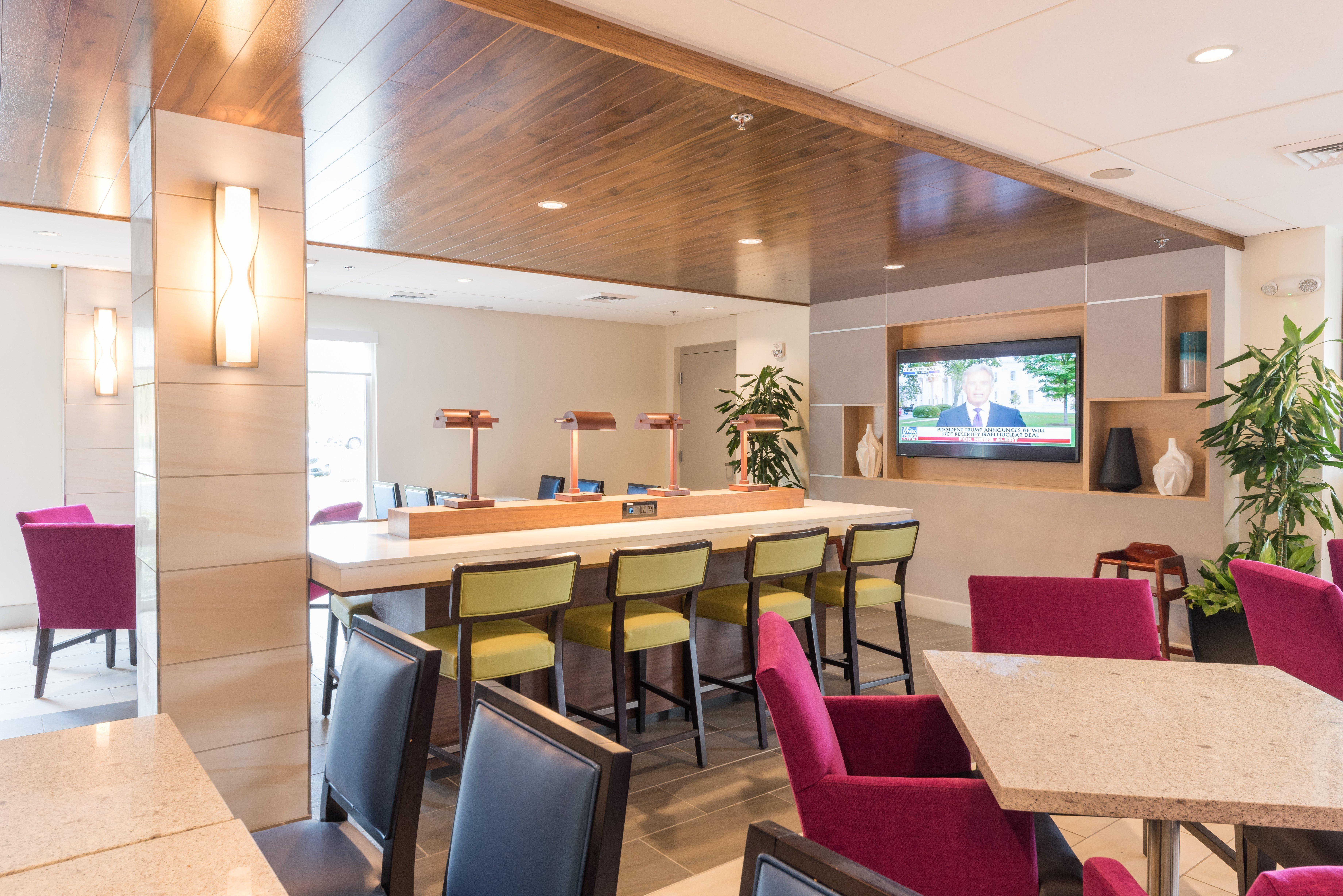 Holiday Inn Express Charleston Us Highway 17 & I-526 By Ihg Eksteriør billede