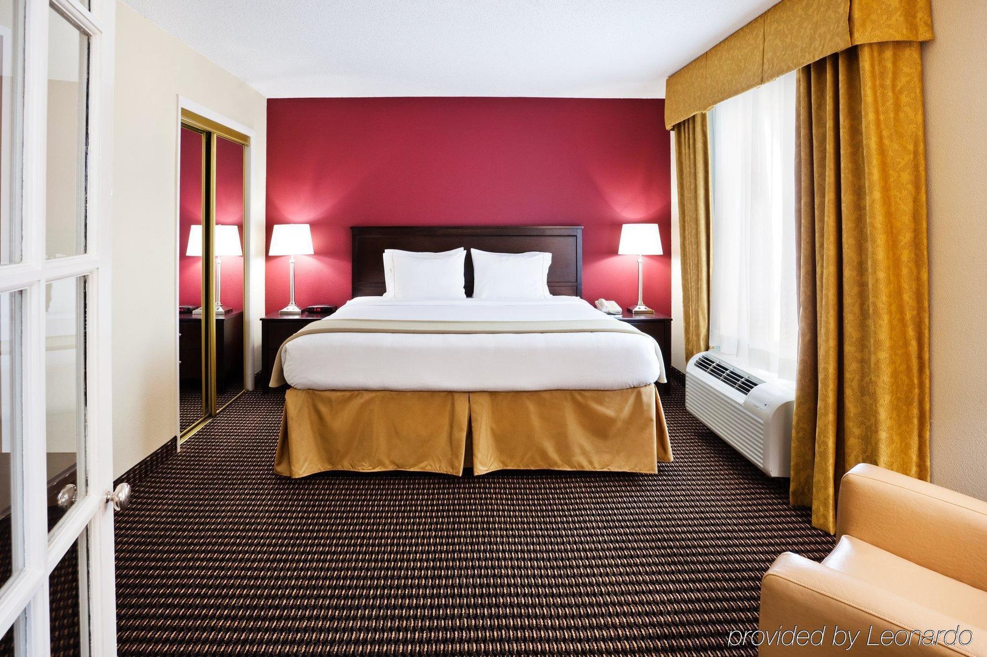 Holiday Inn Express Charleston Us Highway 17 & I-526 By Ihg Eksteriør billede