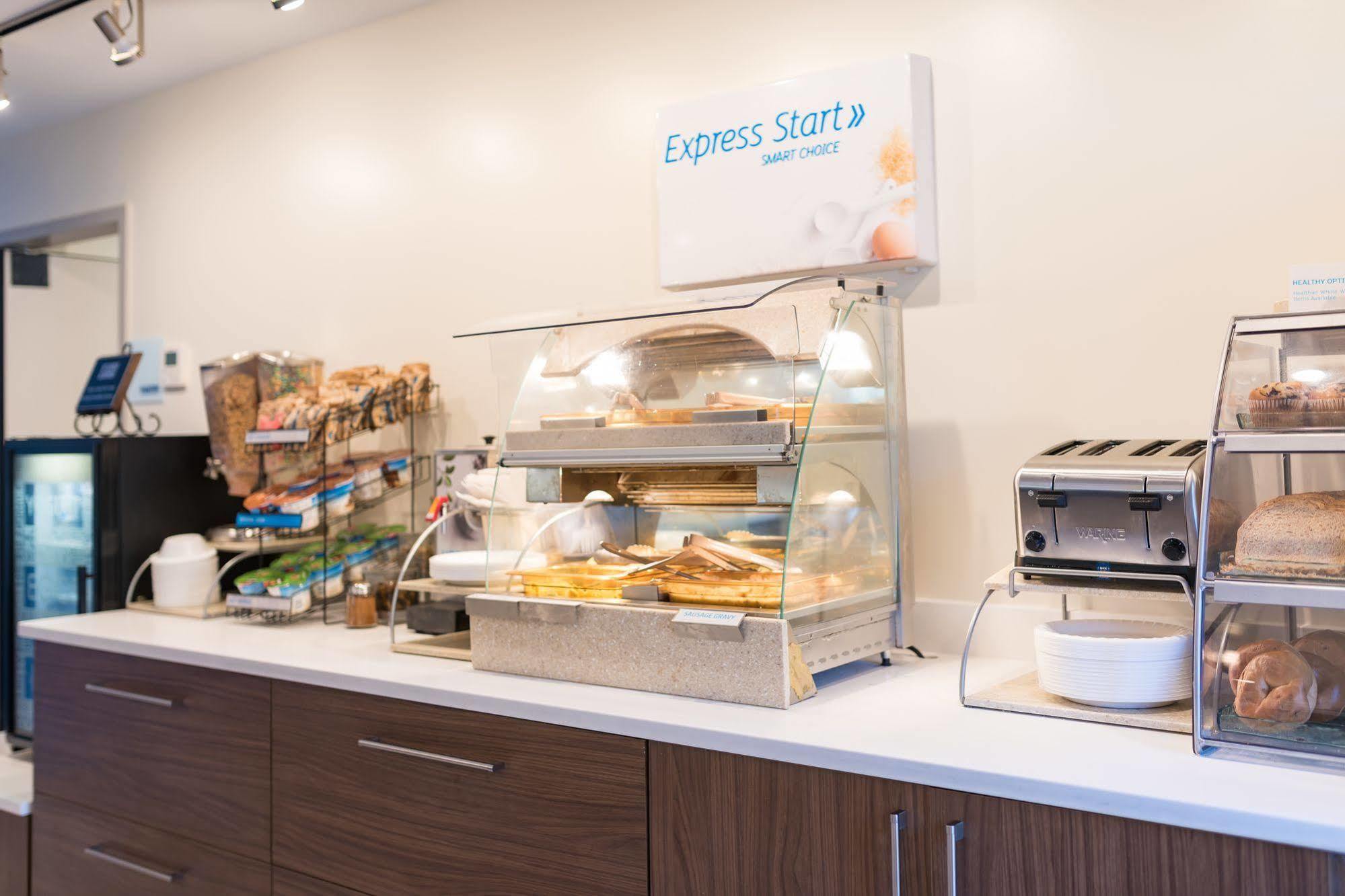 Holiday Inn Express Charleston Us Highway 17 & I-526 By Ihg Eksteriør billede