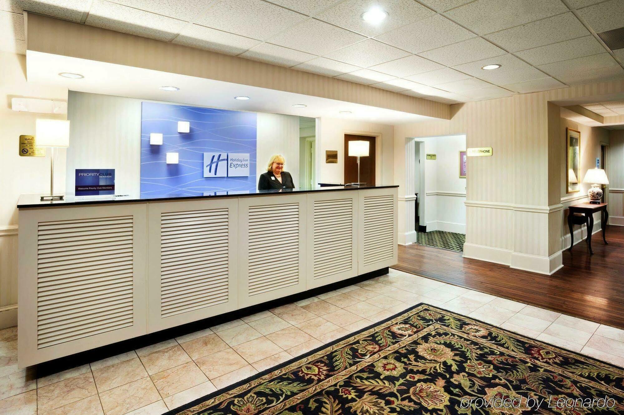 Holiday Inn Express Charleston Us Highway 17 & I-526 By Ihg Eksteriør billede